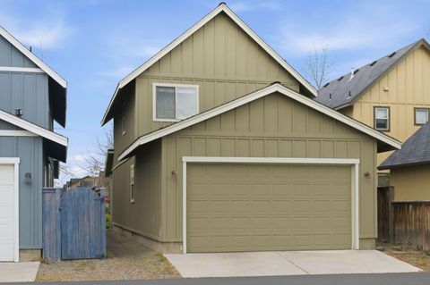 Tiny photo for 63113 De Haviland Court, Bend, OR 97701 (MLS # 220219756)