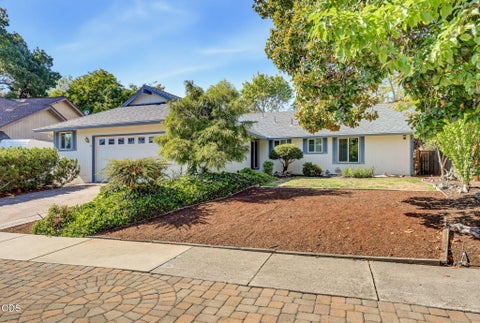 Photo of 2337 Greenbrook Drive, Medford, OR 97504 (MLS # 220228626)