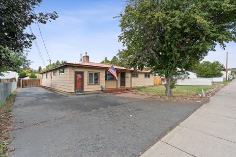 Photo of 3420 Madison Street, Klamath Falls, OR 97603 (MLS # 220210682) Photo of 3420 Madison Street, Klamath Falls, OR 97603 (MLS # 220210682)