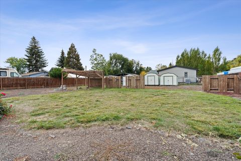 Tiny photo for 3420 Madison Street, Klamath Falls, OR 97603 (MLS # 220210682)