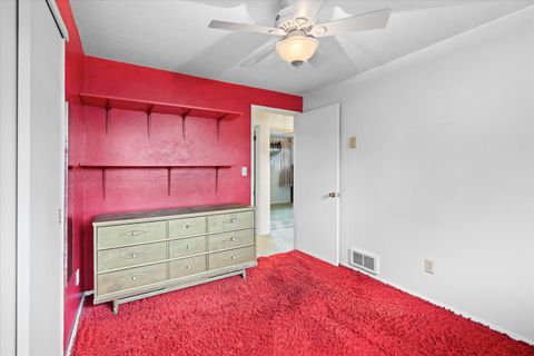 Tiny photo for 3420 Madison Street, Klamath Falls, OR 97603 (MLS # 220210682)