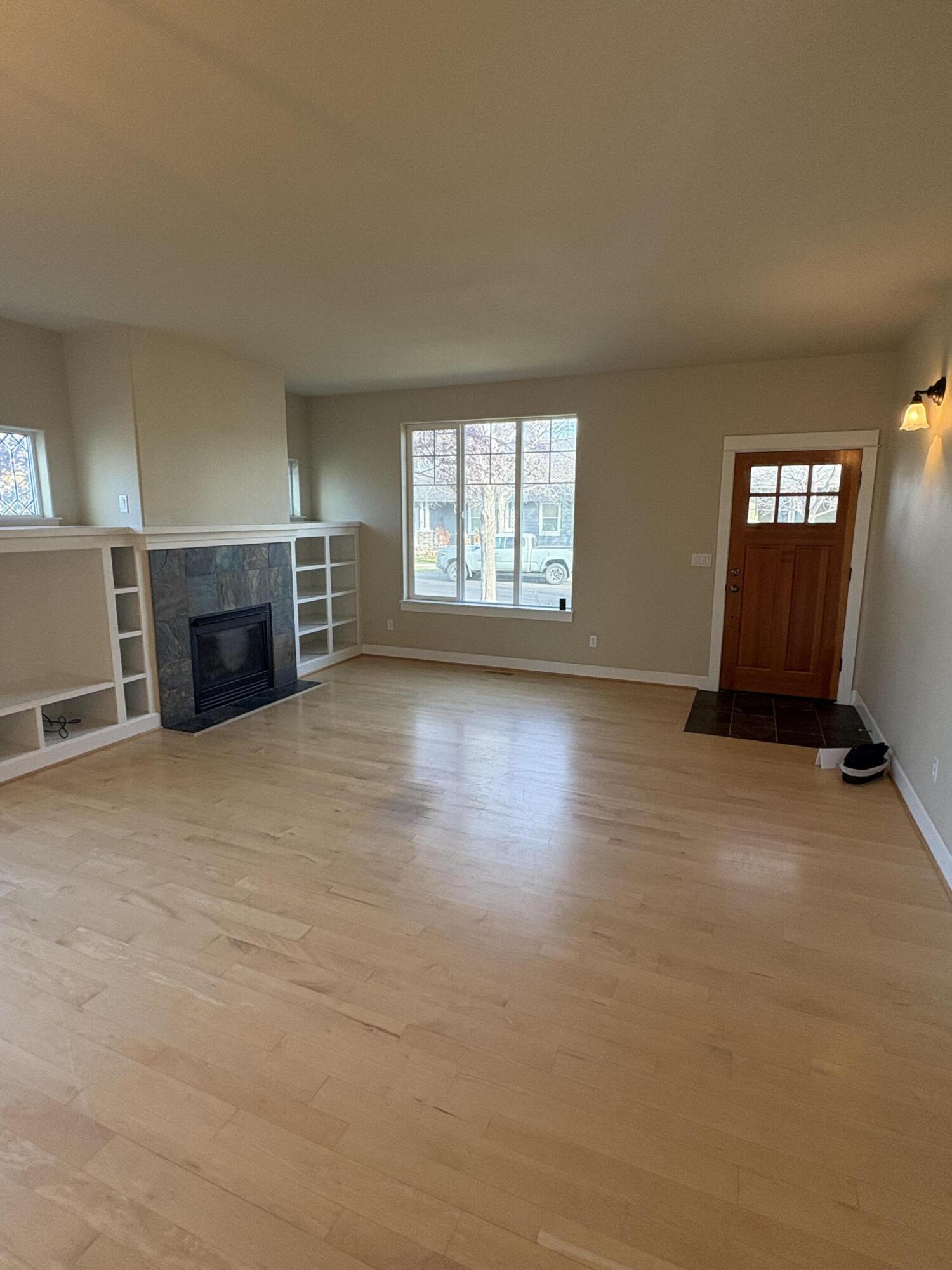 1642 NW Hemlock Avenue