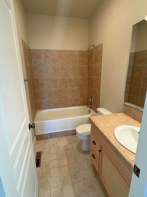 Tiny photo for 1642 NW Hemlock Avenue, Redmond, OR 97756 (MLS # 220217506)