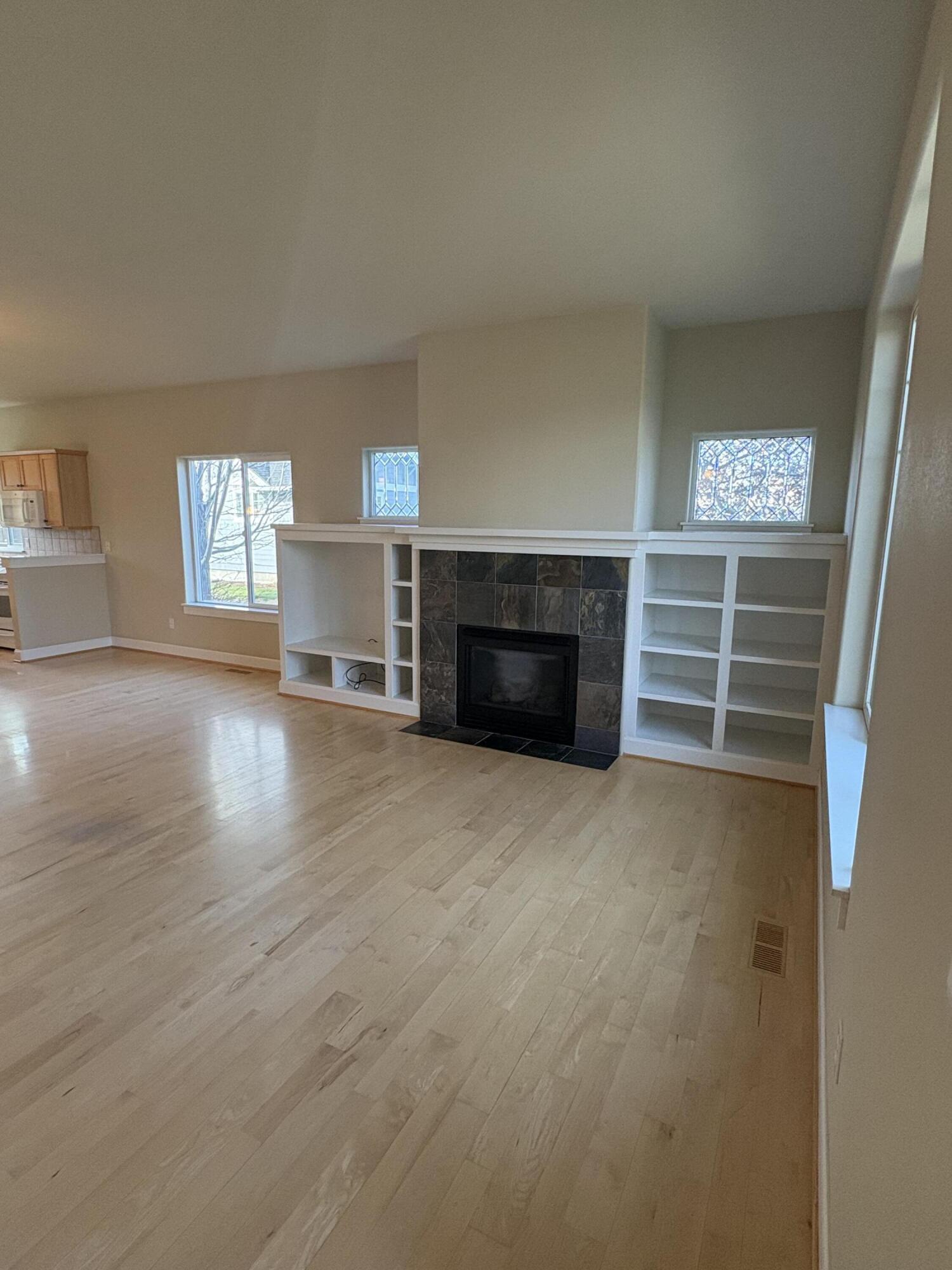 1642 NW Hemlock Avenue