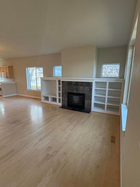 Tiny photo for 1642 NW Hemlock Avenue, Redmond, OR 97756 (MLS # 220217506)