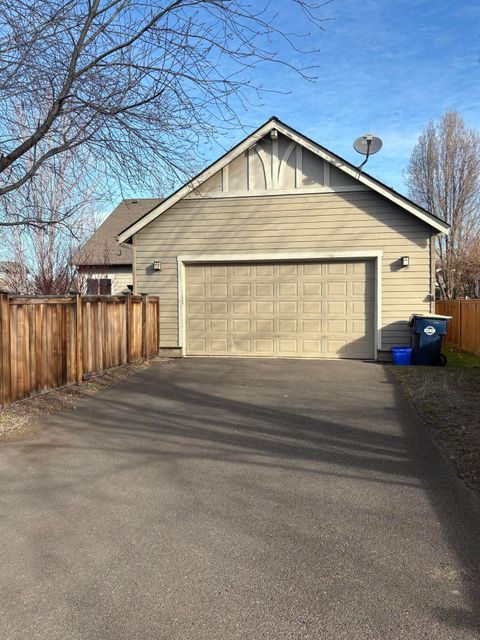Tiny photo for 1642 NW Hemlock Avenue, Redmond, OR 97756 (MLS # 220217506)