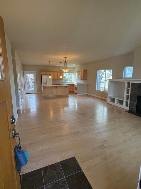 Tiny photo for 1642 NW Hemlock Avenue, Redmond, OR 97756 (MLS # 220217506)