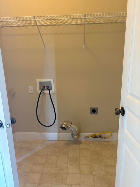 Tiny photo for 1642 NW Hemlock Avenue, Redmond, OR 97756 (MLS # 220217506)