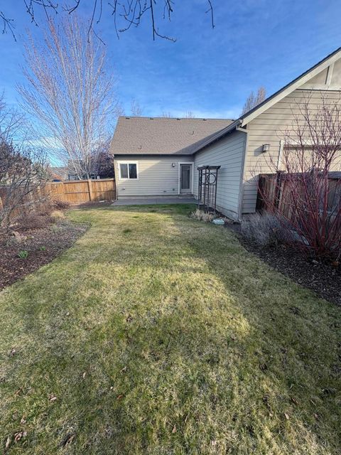 Tiny photo for 1642 NW Hemlock Avenue, Redmond, OR 97756 (MLS # 220217506)