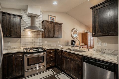 Tiny photo for 583 Plum Ridge Court, Ashland, OR 97520 (MLS # 220217278)