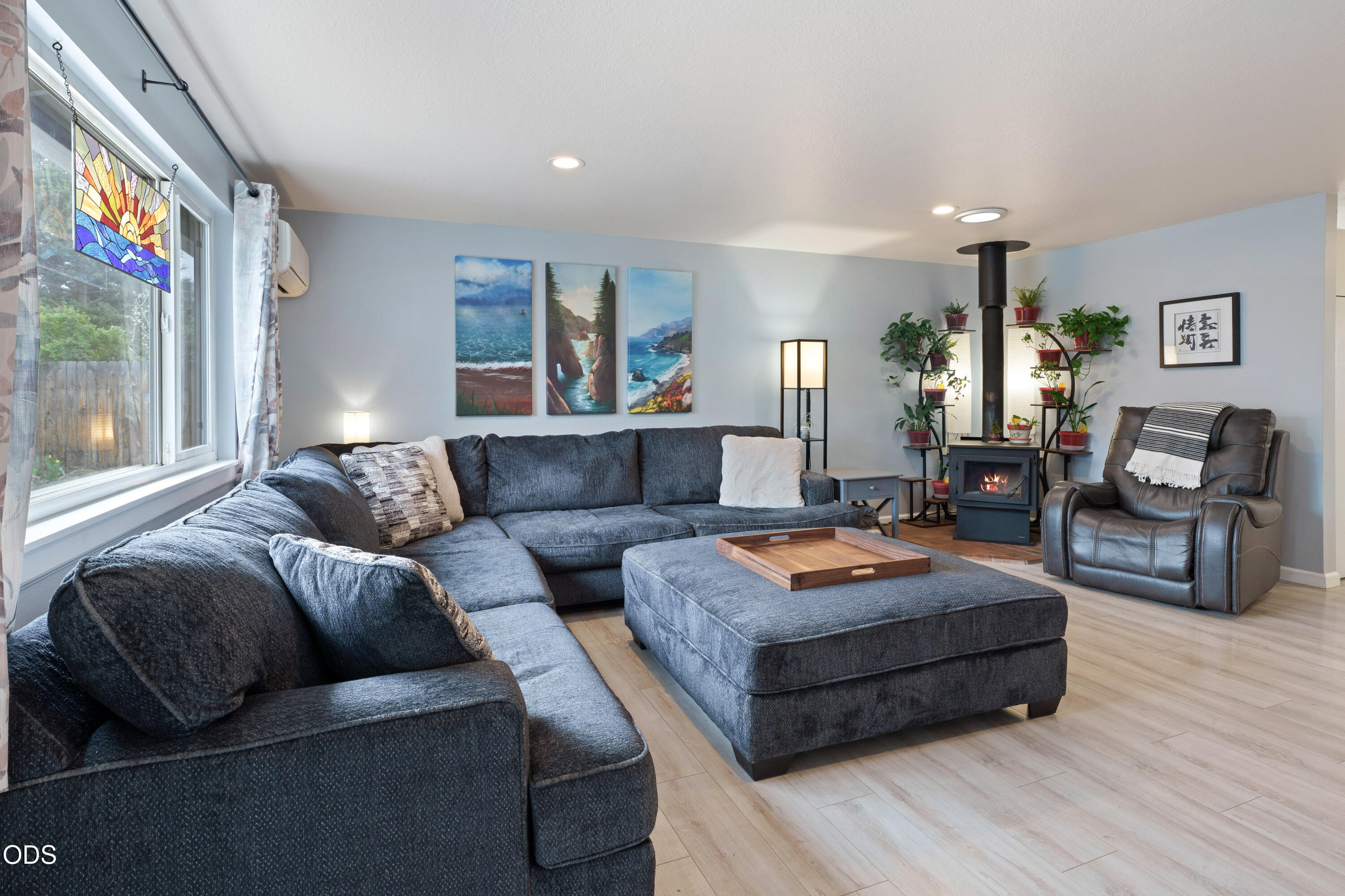 2087 NE Mistletoe Court 1 & 2