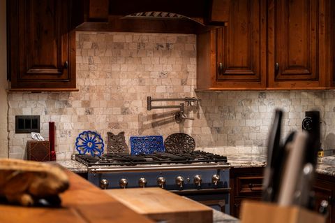 Tiny photo for 52255 Huntington Road, La Pine, OR 97739 (MLS # 220215855)