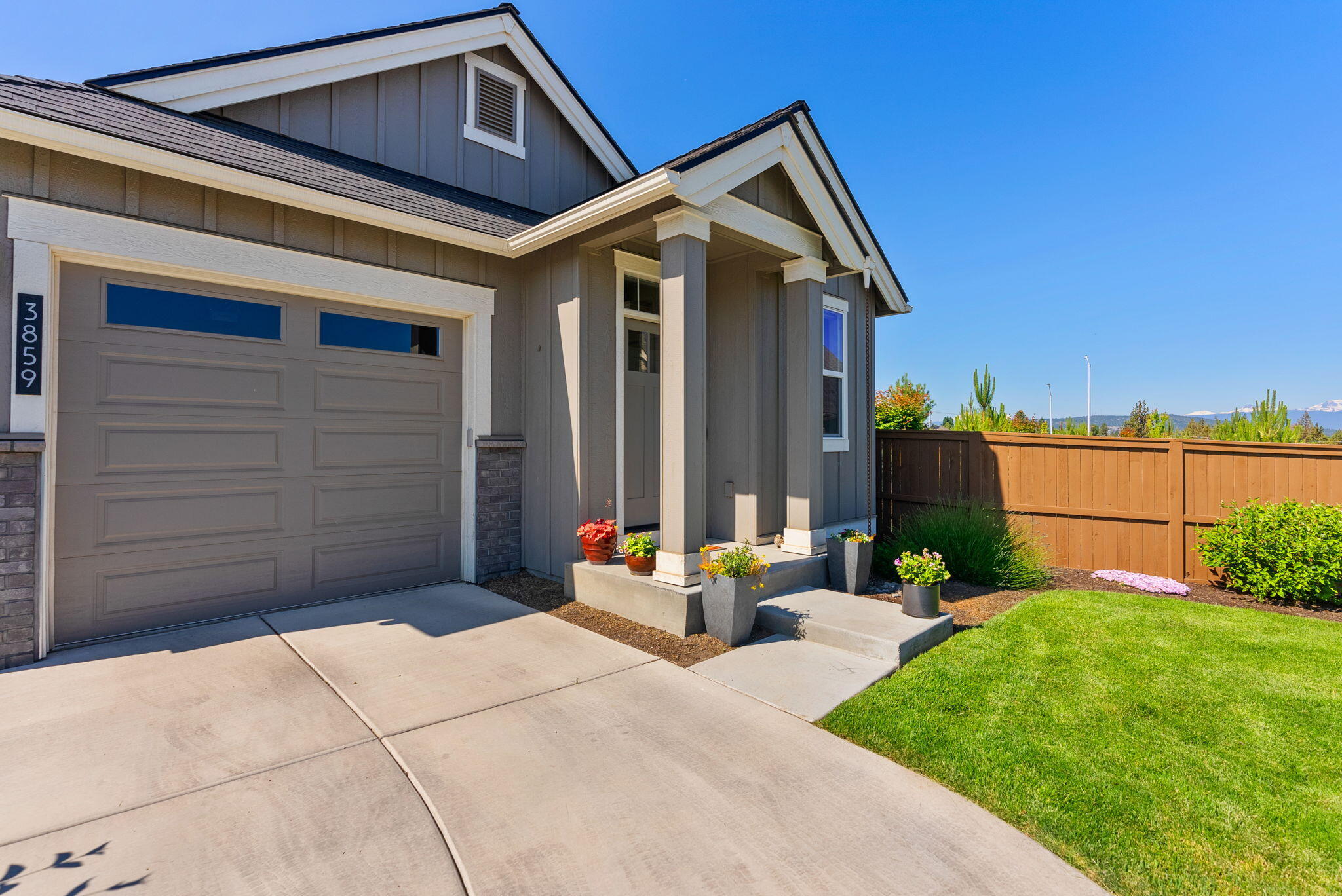 3859 NE Oakside