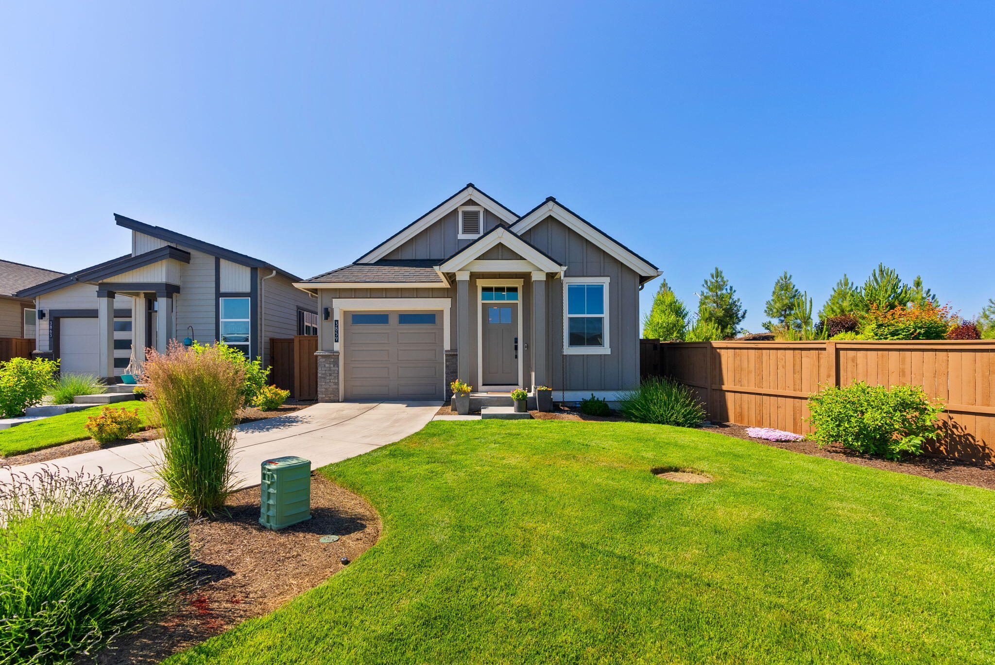3859 NE Oakside