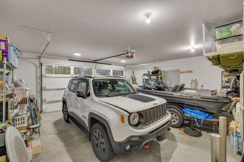 Tiny photo for 57811 Summit Lane #3, Sunriver, OR 97707 (MLS # 220213069)