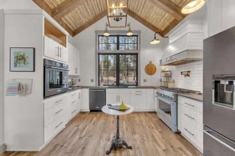 Tiny photo for 57811 Summit Lane #3, Sunriver, OR 97707 (MLS # 220213069)