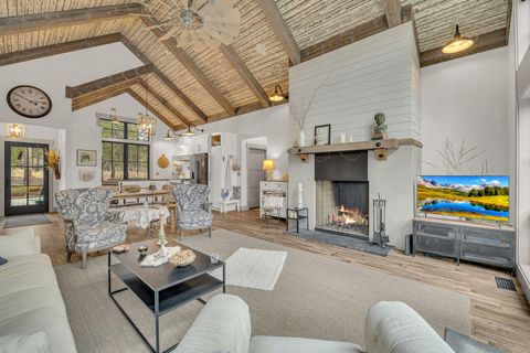 Tiny photo for 57811 Summit Lane #3, Sunriver, OR 97707 (MLS # 220213069)