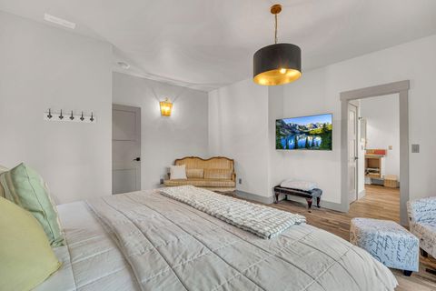 Tiny photo for 57811 Summit Lane #3, Sunriver, OR 97707 (MLS # 220213069)