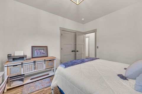 Tiny photo for 57811 Summit Lane #3, Sunriver, OR 97707 (MLS # 220213069)