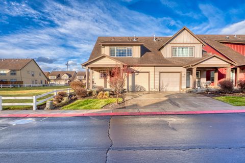 Photo of 2991 SW Indian Circle, Redmond, OR 97756 (MLS # 220212732)