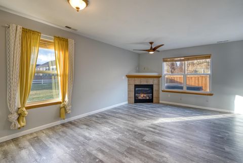 Tiny photo for 2991 SW Indian Circle, Redmond, OR 97756 (MLS # 220212732)