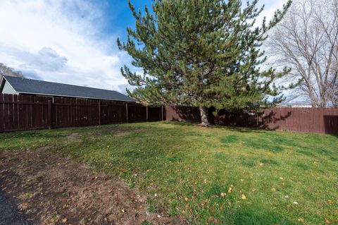Tiny photo for 2610 SW 23rd Street #UNIT 15, Redmond, OR 97756 (MLS # 220211626)