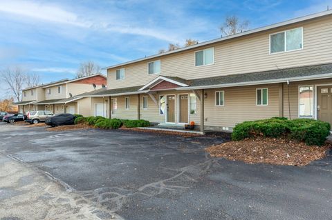Tiny photo for 2610 SW 23rd Street #UNIT 15, Redmond, OR 97756 (MLS # 220211626)