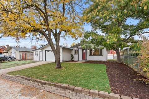 Tiny photo for 2909 Ingalls Drive, White City, OR 97503 (MLS # 220211714)