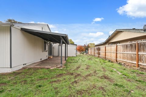 Tiny photo for 2909 Ingalls Drive, White City, OR 97503 (MLS # 220211714)