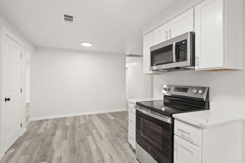 Tiny photo for 2909 Ingalls Drive, White City, OR 97503 (MLS # 220211714)