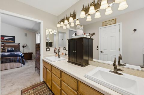 Tiny photo for 149068 Mabel Drive, La Pine, OR 97739 (MLS # 220220946)