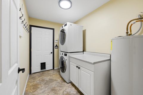 Tiny photo for 149068 Mabel Drive, La Pine, OR 97739 (MLS # 220220946)