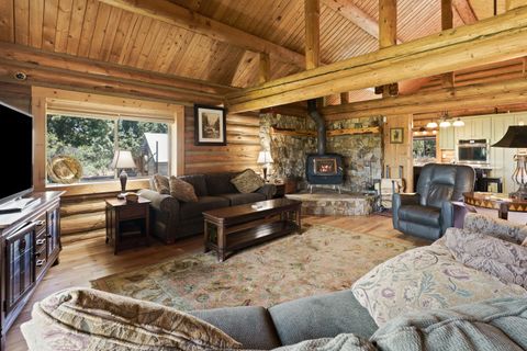 Tiny photo for 64864 Casa Court, Bend, OR 97701 (MLS # 220219475)