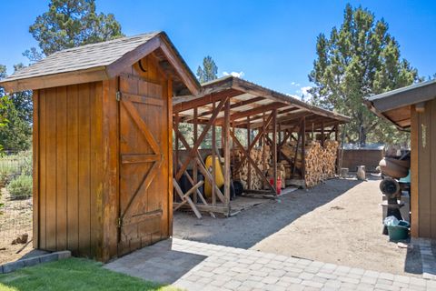 Tiny photo for 64864 Casa Court, Bend, OR 97701 (MLS # 220219475)