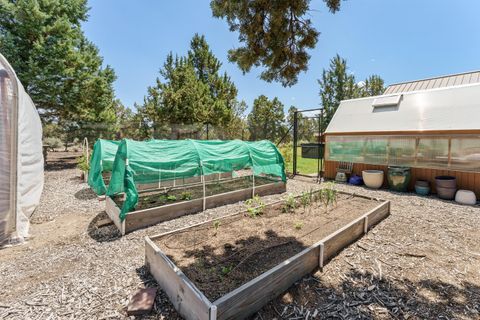 Tiny photo for 64864 Casa Court, Bend, OR 97701 (MLS # 220219475)