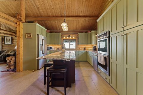 Tiny photo for 64864 Casa Court, Bend, OR 97701 (MLS # 220219475)