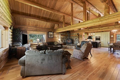 Tiny photo for 64864 Casa Court, Bend, OR 97701 (MLS # 220219475)