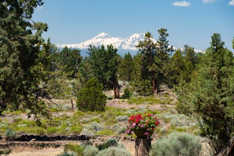 Tiny photo for 64864 Casa Court, Bend, OR 97701 (MLS # 220219475)
