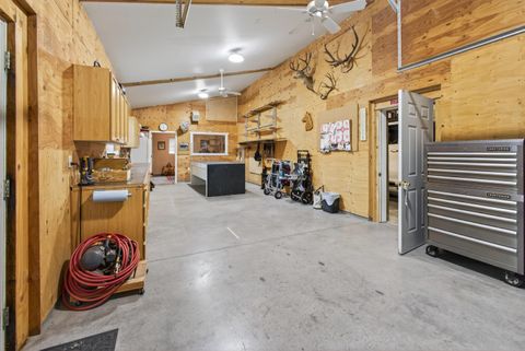 Tiny photo for 4839 S Sioux Loop, Prineville, OR 97754 (MLS # 220219787)
