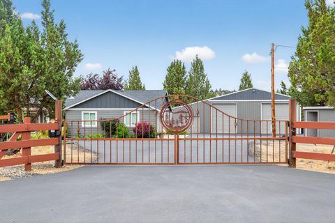 Tiny photo for 4839 S Sioux Loop, Prineville, OR 97754 (MLS # 220219787)