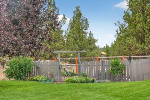 Tiny photo for 4839 S Sioux Loop, Prineville, OR 97754 (MLS # 220219787)
