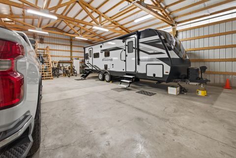 Tiny photo for 4839 S Sioux Loop, Prineville, OR 97754 (MLS # 220219787)