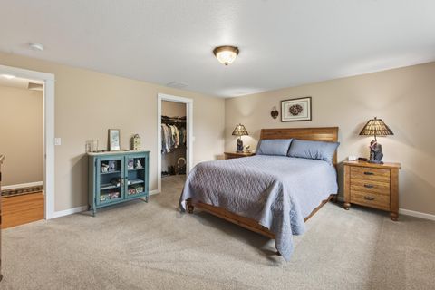Tiny photo for 4839 S Sioux Loop, Prineville, OR 97754 (MLS # 220219787)