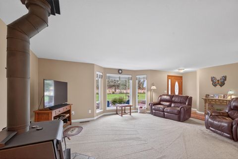 Tiny photo for 4839 S Sioux Loop, Prineville, OR 97754 (MLS # 220219787)