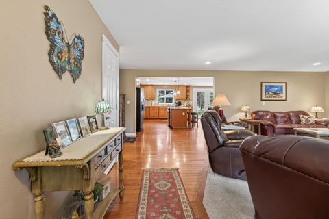 Tiny photo for 4839 S Sioux Loop, Prineville, OR 97754 (MLS # 220219787)