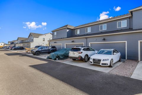 Tiny photo for 1287 NW Upas Avenue, Redmond, OR 97756 (MLS # 220211118)