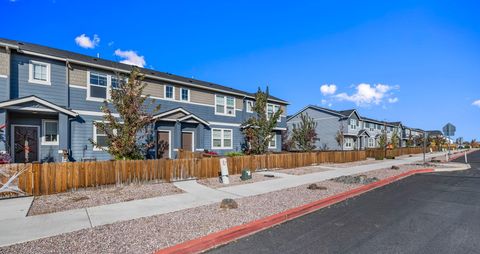Tiny photo for 1287 NW Upas Avenue, Redmond, OR 97756 (MLS # 220211118)