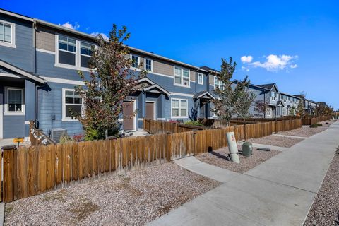 Tiny photo for 1287 NW Upas Avenue, Redmond, OR 97756 (MLS # 220211118)
