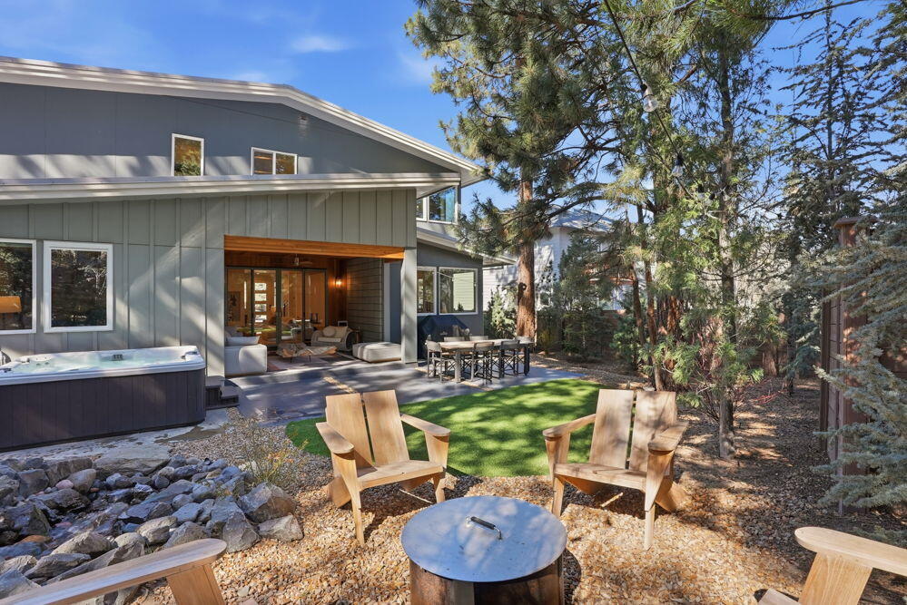 2048 NW Shiraz Court