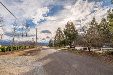 Tiny photo for 0 Lapine Avenue, Central Point, OR 97502 (MLS # 220214328)